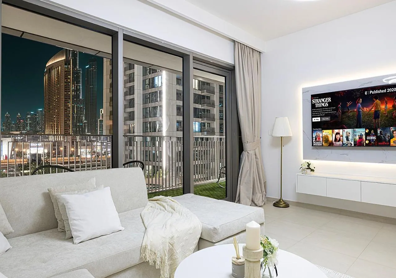 Luxurious Burj Khalifa View 5 Star 4Bd Apartment In Downtown With Dubai Mall Access - Brand New Apartment 0*,  United Arab Emirates