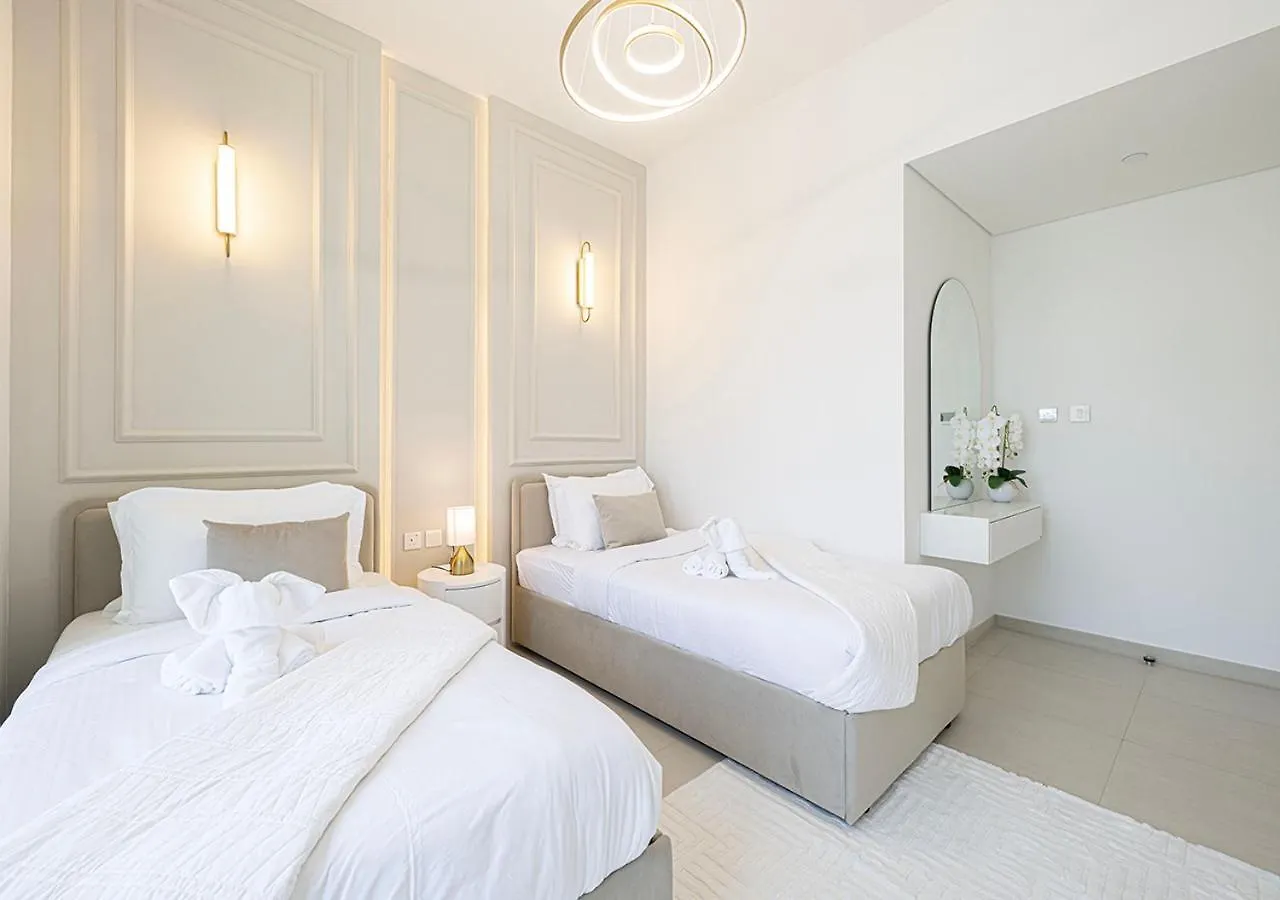Luxurious Burj Khalifa View 5 Star 4Bd Apartment In Downtown With Dubai Mall Access - Brand New Apartment 0*,  United Arab Emirates
